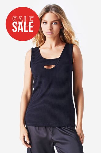 Camiseta Regata Decote Malha Basic Tees